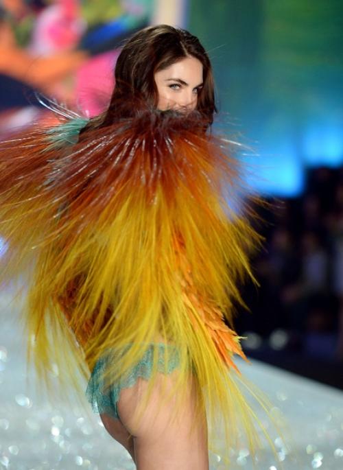 Из интервью одной из ангелов Victoria's Secret Хилари рода: 01