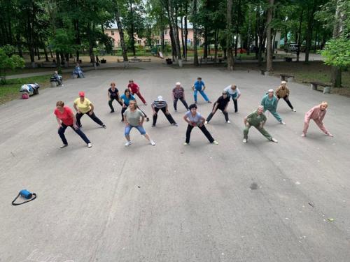 31 мая прошла тренировка в машиностроительном парке Фитнес на Свежем Воздухе по программе тульское долголетие. 01