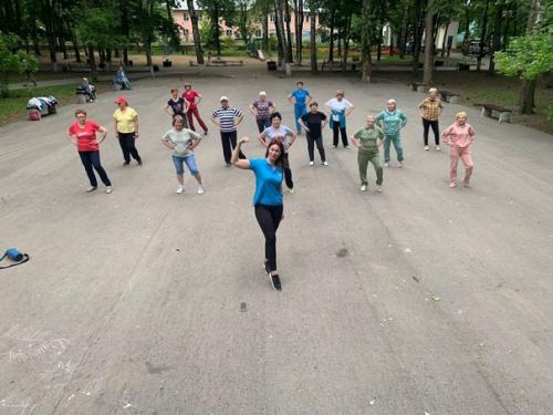 31 мая прошла тренировка в машиностроительном парке Фитнес на Свежем Воздухе по программе тульское долголетие. 03