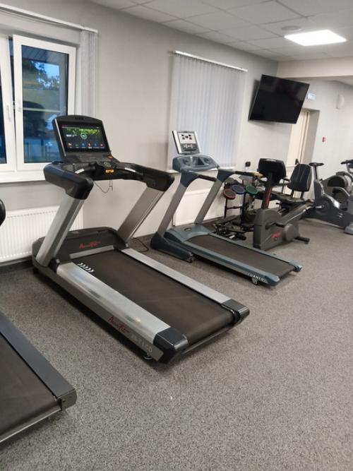 - Персональные тренировки с индивидуальным подходом, для девушек;. 01