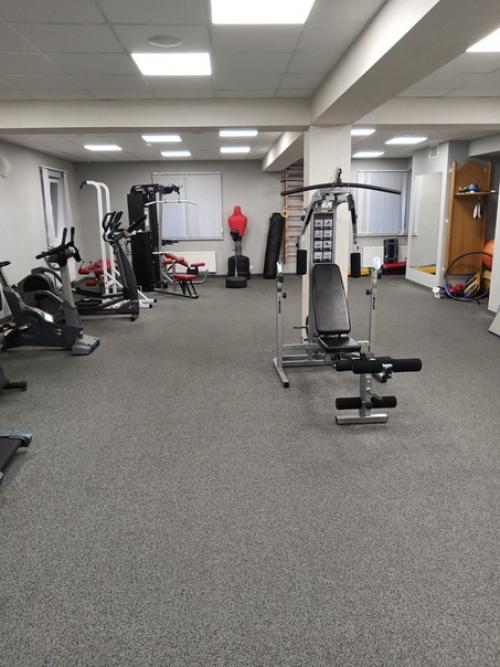 - Персональные тренировки с индивидуальным подходом, для девушек;. 02