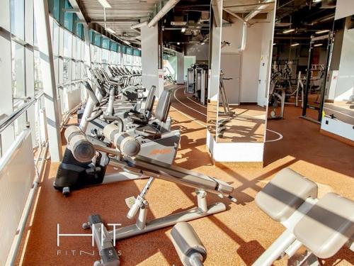 Вы знали, что одна из отличительных черт клубов HIT Fitness - это панорамные окна? 02