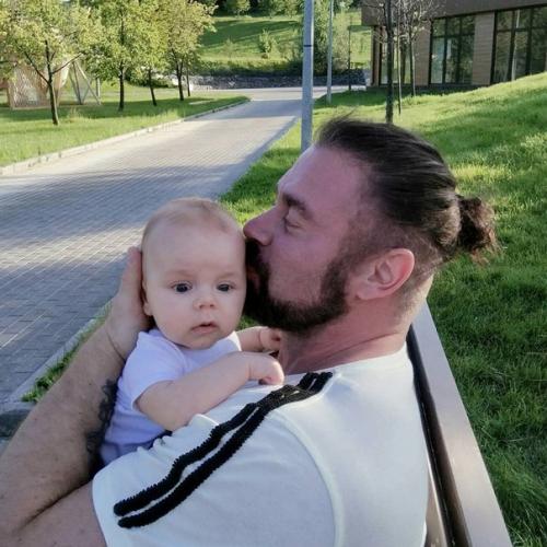 Клуб отцов.  Настоящий бэбибум в последнее время в мире российского бодибилдинга проиходит. 05