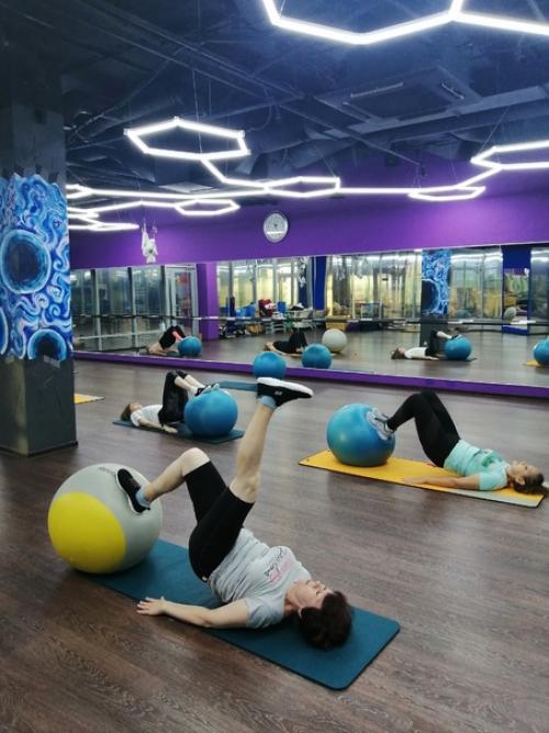 Гибкая Сила - великолепное направление фитнеса, где можно одновременно и подтянуть мышцы, и сделать их гибкими. 01