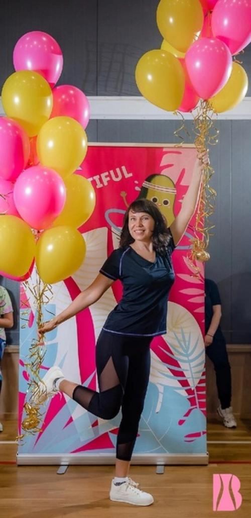 Между первым и последним фото 1, 5 года занятий с фитнес тренером. 02