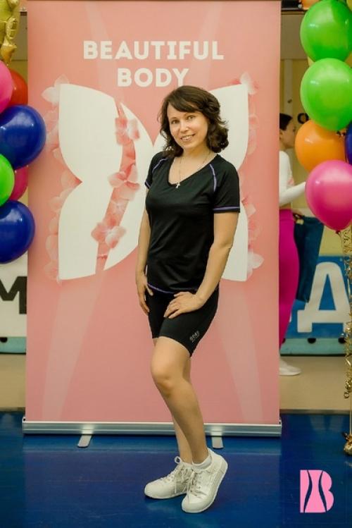 Между первым и последним фото 1, 5 года занятий с фитнес тренером. 01