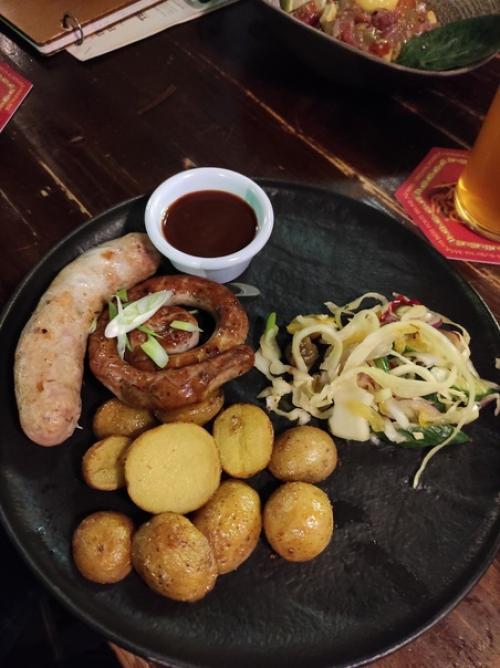 Фитнес по популярности занимает второе место среди видов физкультурно - спортивной активности у населения нашей страны. 02