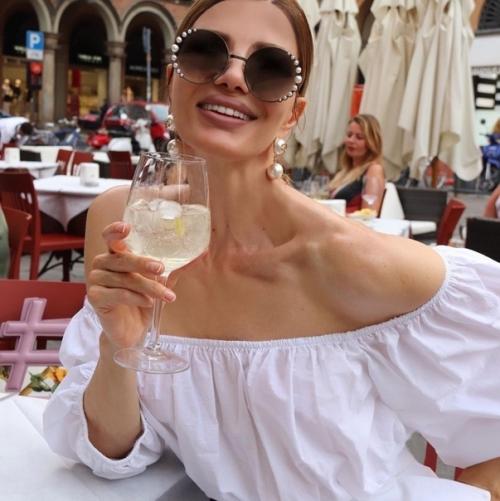 Этo Жaклин и ей 50 лет. 02