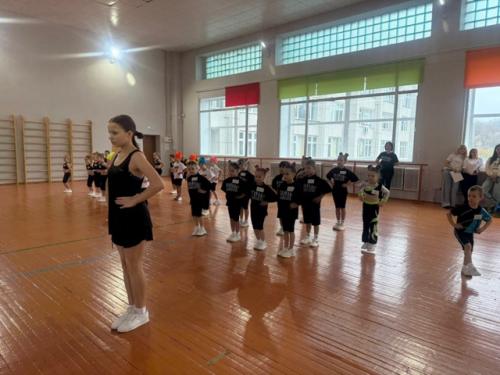 24 октября в гимнастическом зале центра детского творчества прошел муниципальный фестиваль по фитнес - аэробике Фитнес - Трофи. 02