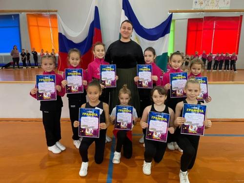 27 октября в гимнастическом зале Центр Детского Творчества прошел городской фестиваль по фитнес - аэробике фитнес - трофи. 06 27 октября в гимнастическом зале Центр Детского Творчества прошел городской фестиваль по фитнес - аэробике фитнес - трофи. 06