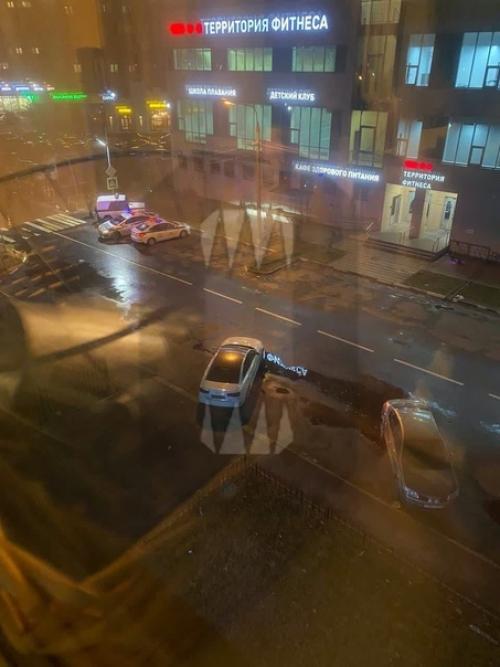 В Люберцах эвакуировали фитнес - центр: жителей близлежащих домов попросили не подходить к окнам. 03