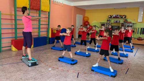 В детском саду N\xB0143 продолжается реализация муниципального проекта Первый раз в Фитнес Класс. 02