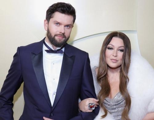 Ирина Дубцова впервые вышла в свет с новым возлюбленным - предпринимателем Иваном Петренко.  