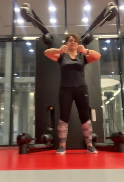 В другом городе тоже можно найти фитнес зал, я знакома с сетью World Klass. 02