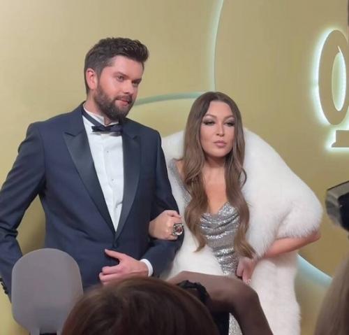 Ирина Дубцова впервые вышла в свет с новым возлюбленным - предпринимателем Иваном Петренко. 01