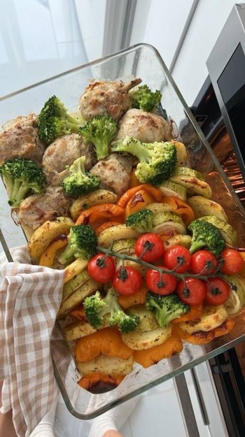 Меня зовут Елизавета калимулина я фитнес - тренер/нутрициолог. 04