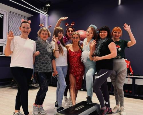 Наши новогодние тематические тренировки настоящим хитом стали. 04