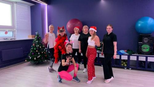 Наши новогодние тематические тренировки настоящим хитом стали. 02