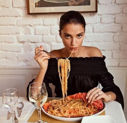 Актриса Александра бортич поправилась для роли на 20 кг. 01