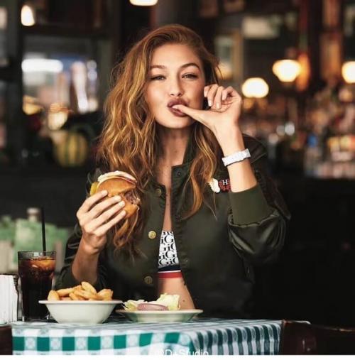 Актриса Александра бортич поправилась для роли на 20 кг. 05