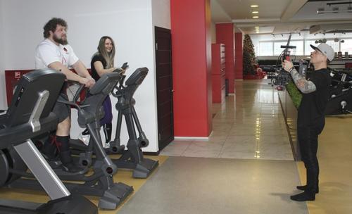 Американцы приехали в Омск, чтобы снять документальный фильм про сибирского силача шивлякова. 02