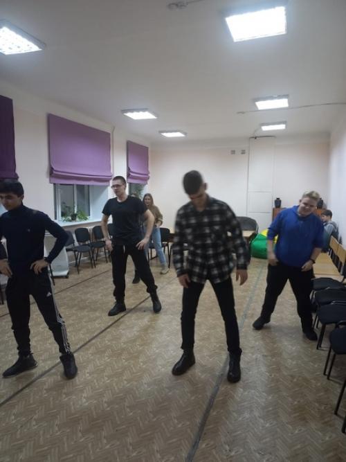 10 февраля в 19: 00 в детской библиотеке мбук ЦБС в рамках молодёжь Time продолжила работу мастерская фантазий. 07