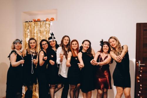 Сейчас я постоянно дома из-за перелома лодыжки нахожусь. 03