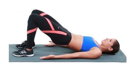 Простые, но суперэффективные упражнения для пресса и ягодиц! 01