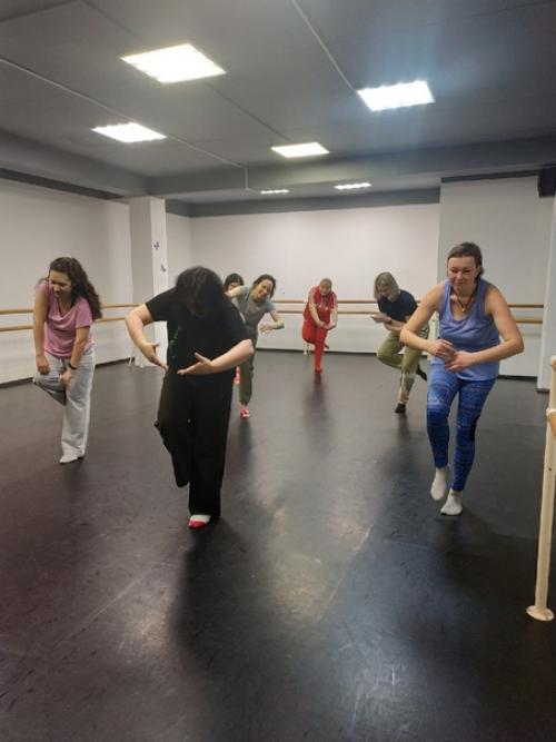 Мысли мамы после занятия: чем отличается афропластика Марио от занятий фитнесом? 01