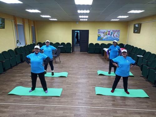 Участники проекта Липецкое Долголетие с удовольствием занимаются в фитнес клубе грация в свишенском доме культуры. 05