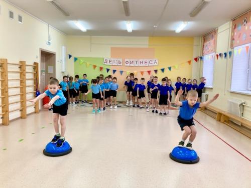 Ежегодно день дошкольного фитнеса отмечается в последнюю пятницу января. 03