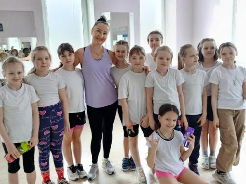 15 марта ученики 3 а класса провели день здоровья! 09