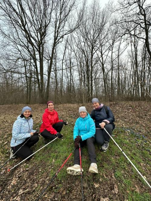 Суббота.  По плану фитнес тренировка, готовимся к сезонным стартам, поработали мышцы рук, ног, не забыли и про технику. 
