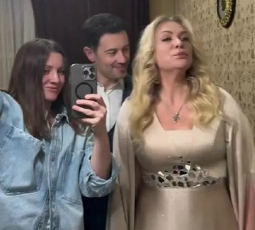 Прям тетушка.  С таким мужем - неудивительно! 01