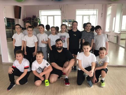 15 марта ученики 3 а класса провели день здоровья! 04