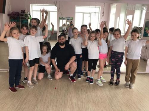 15 марта ученики 3 а класса провели день здоровья! 05