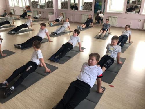 15 марта ученики 3 а класса провели день здоровья! 02