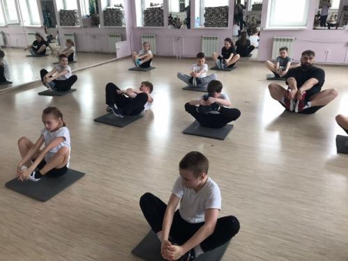 15 марта ученики 3 а класса провели день здоровья! 01