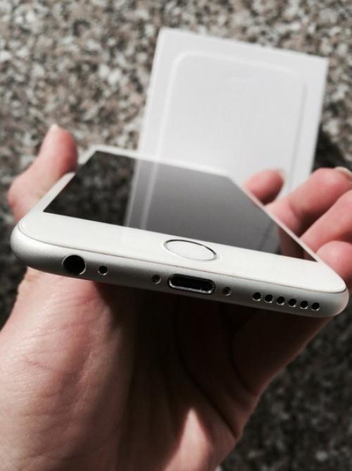 Месяц назад заказал копию Iphone 6S, через 6 дней я забрал его на почте и вот решил оставить отзыв! 02