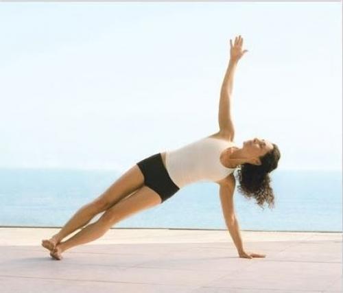 Комплекс эффективных упражнений, которые помогают поддерживать мышцы в тонусе, и не отнимают много времени и сил. 01