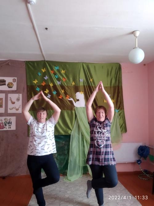 1 апреля в библиотеке прошло очередное занятие фитнес клуба стимул. 02