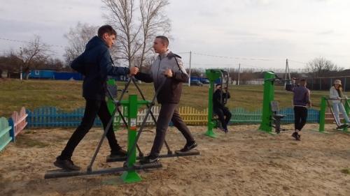 В целях формирования здорового образа жизни, развития массовости физической культуры и спорта состоялся фитнес - час Будь Здоров. 01