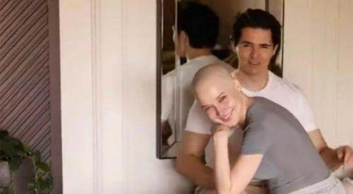 Блогершу лерчек, которая борется с раком, заметили на тренировке в фитнес-клубе - кадры тут же вызвали бурную реакцию в сети. 01