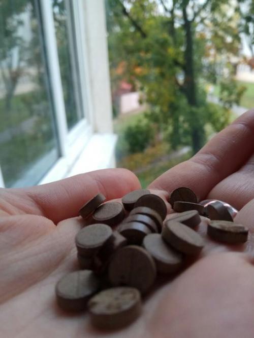 Не буду писать как я начала первый раз блевать, а потом дошла до анорексии. 01