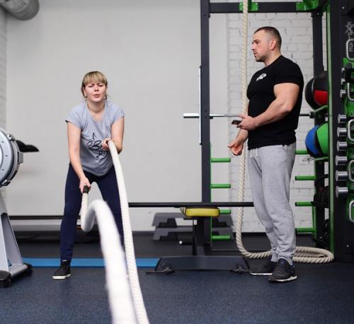 Доброе утро? Мы хотим сегодня не просто поделиться юлиными успехами в зале, но и рассказать о плюсах занятий с персональным тренером? 04 Доброе утро? Мы хотим сегодня не просто поделиться юлиными успехами в зале, но и рассказать о плюсах занятий с персональным тренером? 04