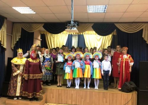 16 мая в семеновском ДК прошел отчетный концерт творческих коллективов и объединений. 09