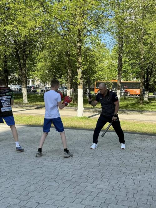 Спортсмены федерации бокса г. Железногорска провели открытую тренировку в честь празднования дня победы. 01