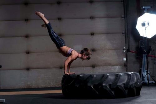 Гимнастика - система упражнений, сложившаяся в древней Греции еще до нашей эры. 01 Гимнастика - система упражнений, сложившаяся в древней Греции еще до нашей эры. 01