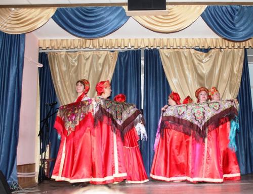 16 мая в семеновском ДК прошел отчетный концерт творческих коллективов и объединений. 05