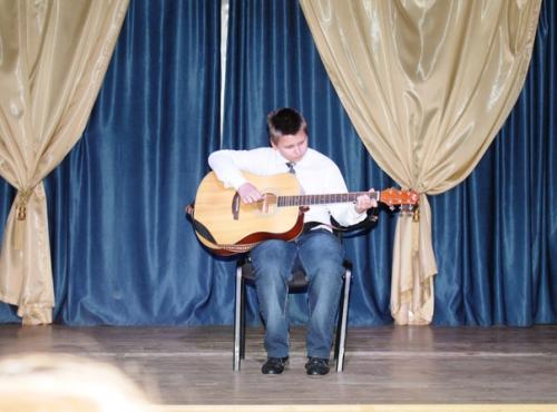 16 мая в семеновском ДК прошел отчетный концерт творческих коллективов и объединений. 04